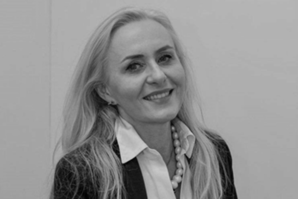Dr Eva Siolo